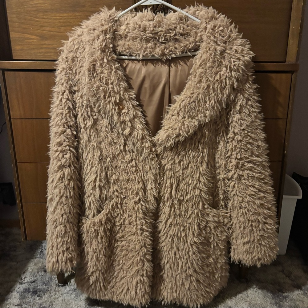 DAVI & DANI Plush Tan Teddy Jacket